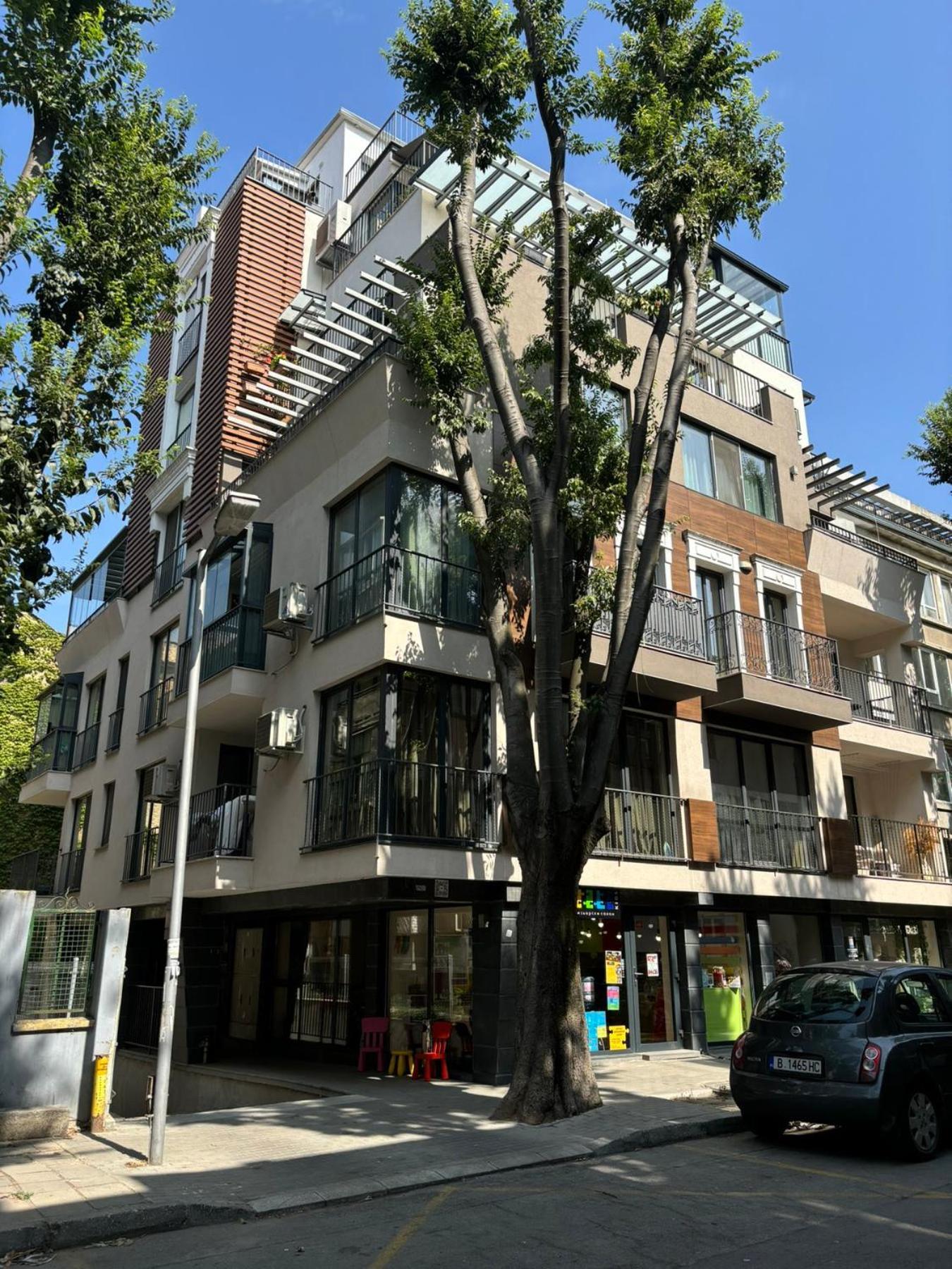 ヴァルナDownтown - Free Parkingアパートメント エクステリア 写真